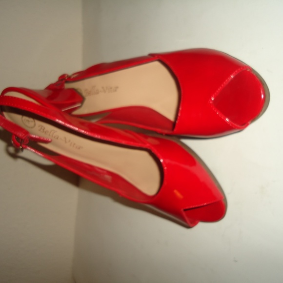 Bella-Vita Women's Varnishing Red Sandals Heel Size-8.5 - Picture 3 of 12